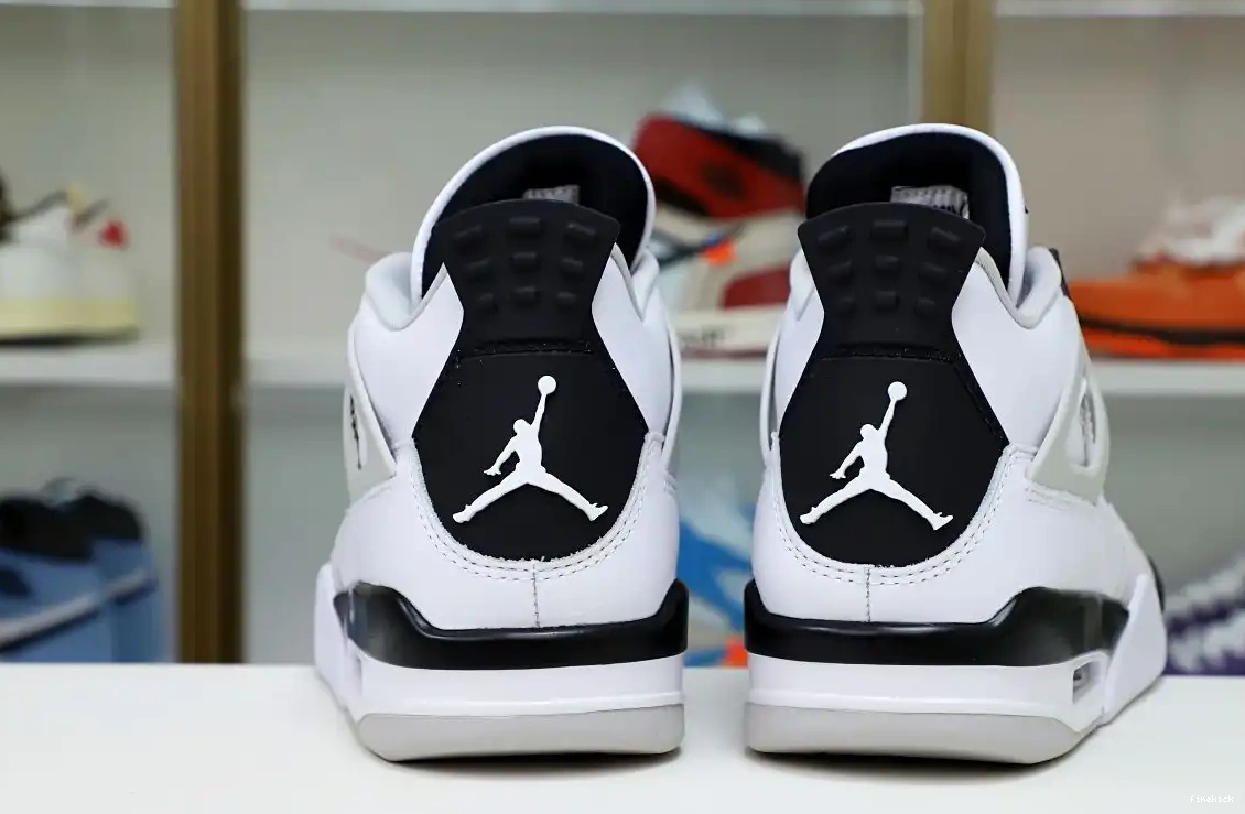 4 MILITARY JORDAN BLACK AIR 0326